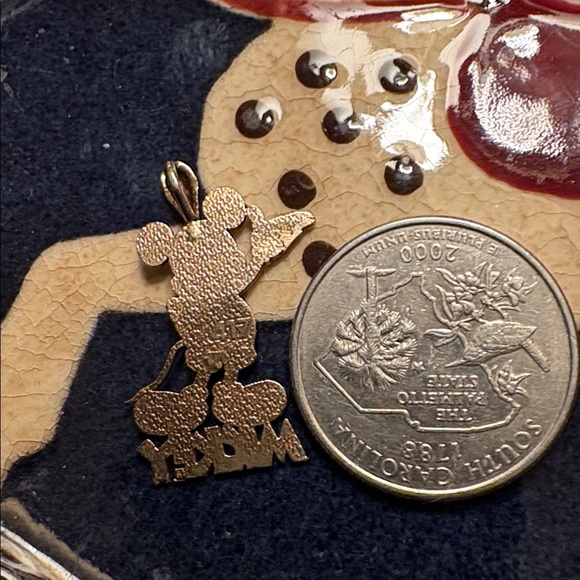 10k gold Mickey Mouse Pendant - Picture 4 of 4